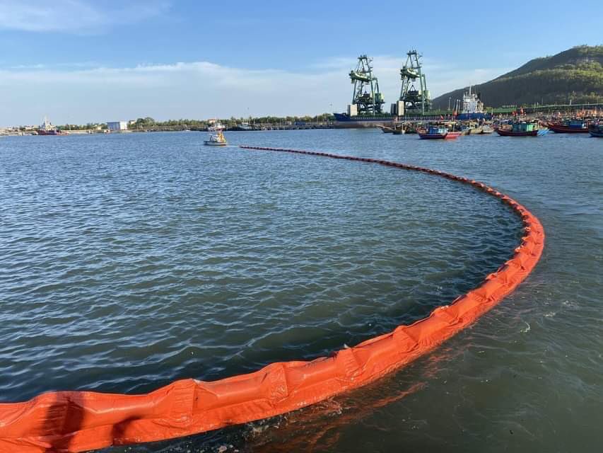 Biện Pháp Khắc Phục Tràn Dầu Khi Xảy Ra Sự Cố