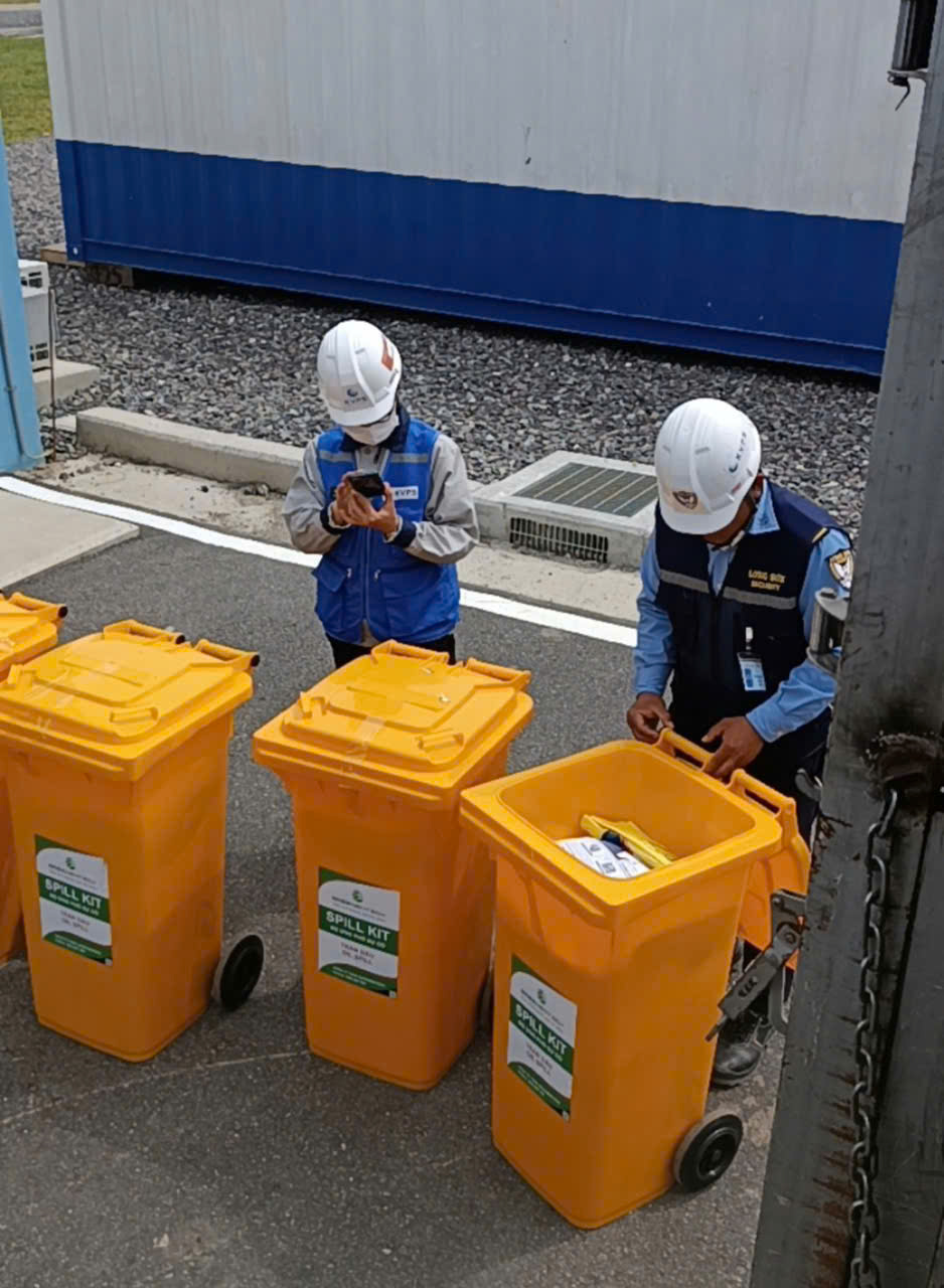 Petrolimex trang bị Bộ Ứng Phó Sự Cố Tràn Dầu (UPSCTD) cho toàn hệ thống cửa hàng xăng dầu